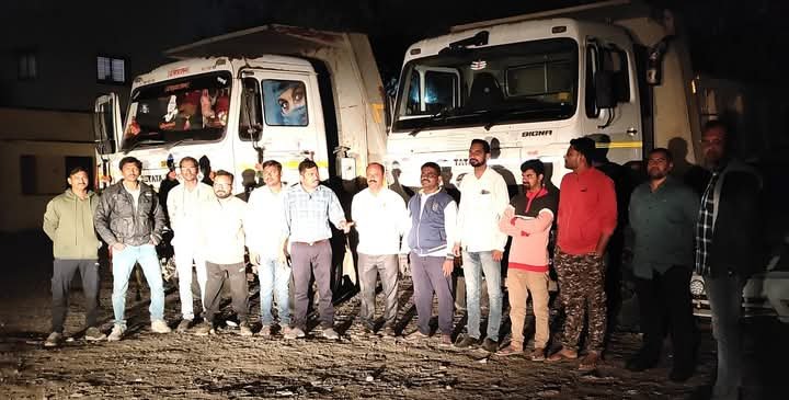 अवैध वाळू वाहतुकीवर पंढरपूर महसूल प्रशासनाची कारवाई दोन टिपर व एक पिक अप जीप जप्त