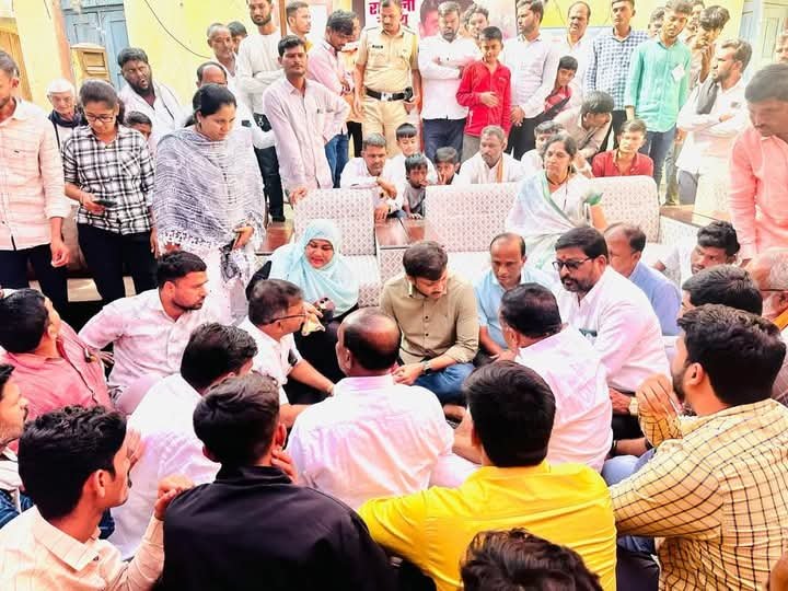 आरोपींना कठोर शिक्षा होईपर्यंत आम्ही देशमुख कुटुंबियासोबत – खा. ओमप्रकाश राजेनिंबाळकर