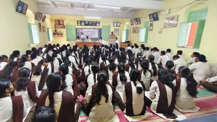 नेहरू युवा केंद्र सोलापूर व क्रांती बहुउद्देशीय संस्थेच्या वतीने सुशासन दिनानिमित्त खुल्या वक्तृत्व स्पर्धा संपन्न