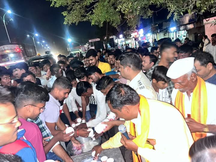 दारू नको, दूध प्या – तरुणांसाठी सकारात्मक संदेश, संभाजी ब्रिगेडचा आगळावेगळा उपक्रम