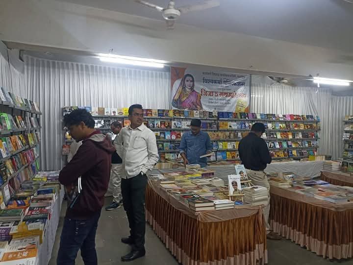 मध्यवर्ती जिजाऊ जन्मोत्सव समिती,धाराशिव आणि विश्वकर्मा पब्लिकेशन यांच्या संयुक्त विद्यमाने धाराशिव शहरात जिजाऊ ग्रंथमहोत्सव आयोजित केला आहे.