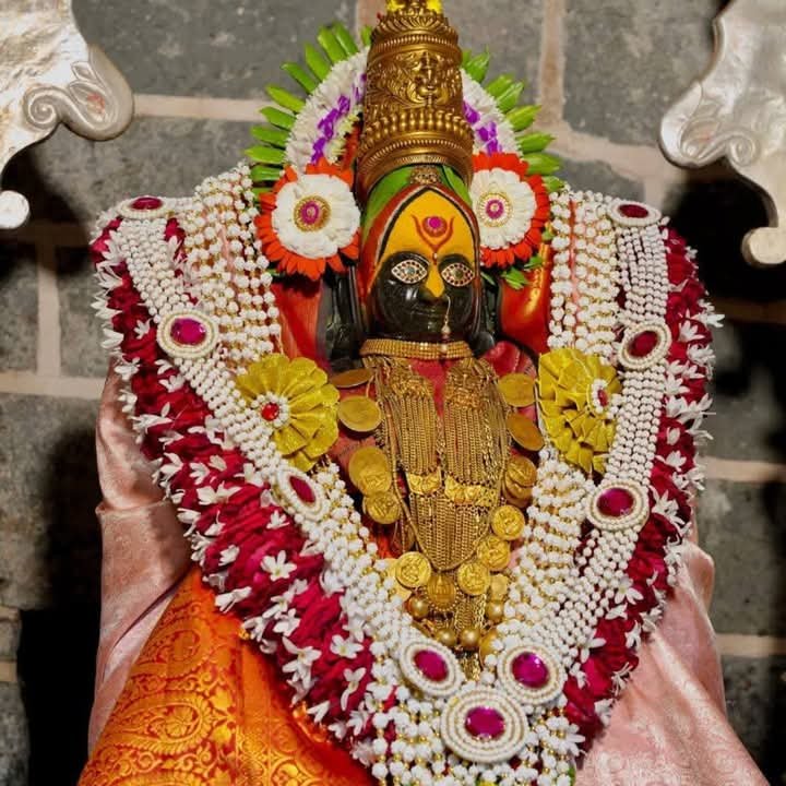 तुळजापूर – मकर संक्रांति.तिळगुळ घ्या गोड गोड बोला आई तुळजाभवानी माताचे हे गोड रूप …