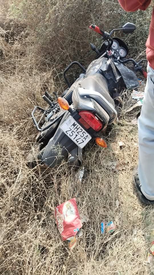 हैदराबाद-मुंबई महामार्गावर अपघात: मोटरसायकल स्लिप होऊन एक जखमी