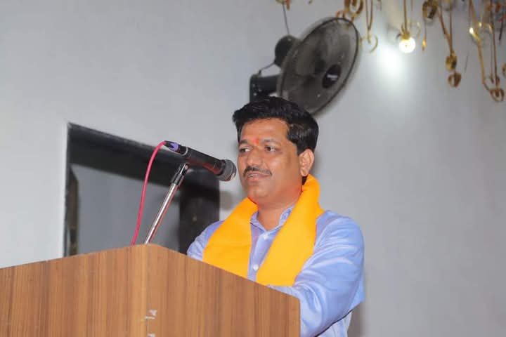 सोलर पंप योजनेच्या आढावा बैठकीस शेतकऱ्यांनी उपस्थित रहावे – आमदार कैलास पाटील यांचे आवाहन