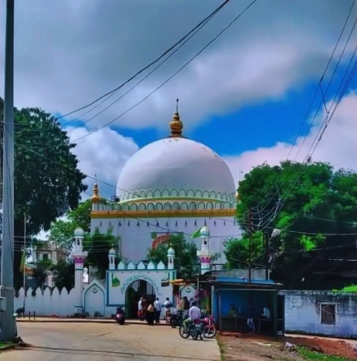 उर्सनिमित्त गाजी मैदान येथे शिवसेनेच्यावतीने मोफत सर्वरोग निदान महाशिबिराचे आयोजन