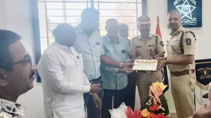 जिल्हा व्यापारी महासंघाचे विविध मागण्यासंदर्भात जिल्हा पोलीस अधीक्षकांना निवेदन