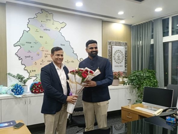 पुणे जिल्हाधिकारी पदी जितेंद्र डूडी रुजू