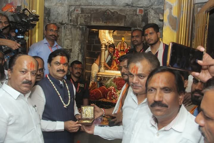 विधान परिषदचे सभापती प्रा. राम शिंदे यांनी घेतले श्री तुळजाभवानी देवींचे दर्शन