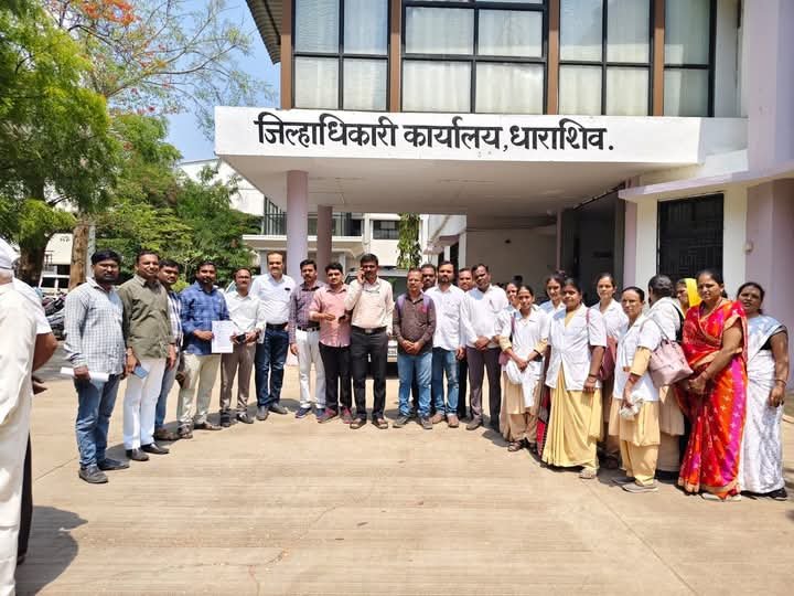 राष्ट्रीय आरोग्य अभियान अंतर्गत कार्यरत सर्व स्तरावरील अधिकारी व कर्मचारी यांचे वेतन न झाल्याने बेमुदत कामबंद अंदोलन
