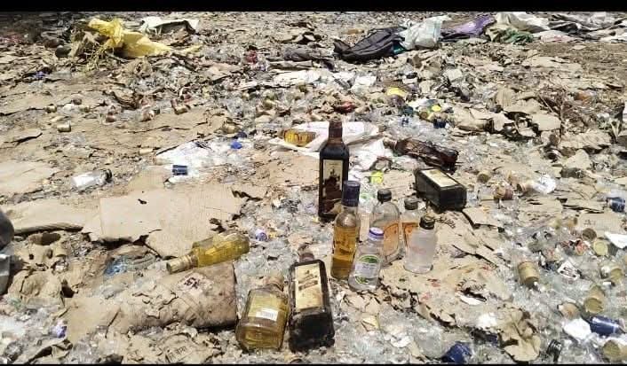 सेंट्रल बिल्डिंगच्या मागे थाटले दारु वासयुक्त ओपन बिअर बार !
