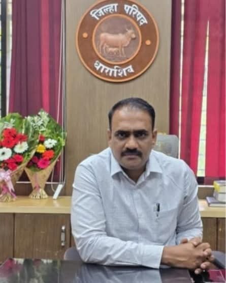 धाराशिव जिल्हा परिषदेचे नवे उपमुख्य कार्यकारी अधिकारी म्हणून तुकाराम भालके पाटील यांनी आज पदभार स्वीकारला. लातूर पंचायत समितीचे गटविकास अधिकारी (वर्ग-1) म्हणून त्यांनी यापूर्वी काम पाहिले असून, लातूरमध्ये ते कार्यक्षम अधिकारी म्हणून ओळखले जातात.