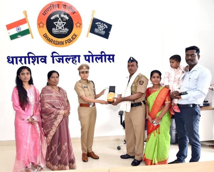 धाराशिव : पोलीस विभागातील पाच जेष्ठ अधिकारी-अंमलदारांचा सेवानिवृत्ती समारंभ उत्साहात पार