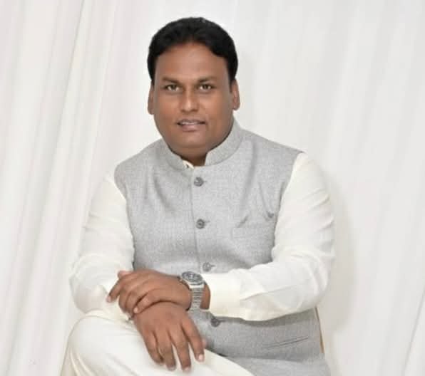 कोणतेही राजकीय पाठबळ नसताना केवळ समाजसेवेच्या भावनेतून सय्यद कलीम मुसा निवडणूक रिंगणात